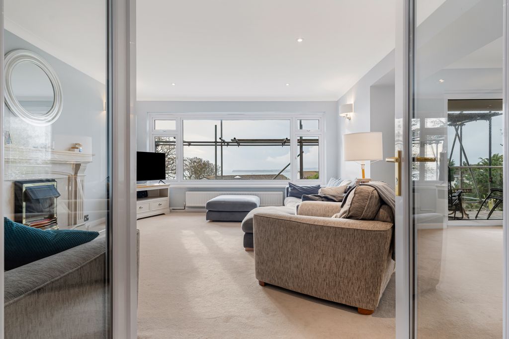 Property photo 3 of 24