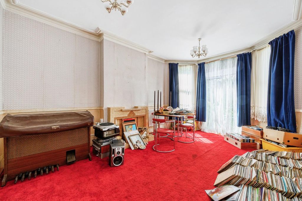 Property photo 3 of 13