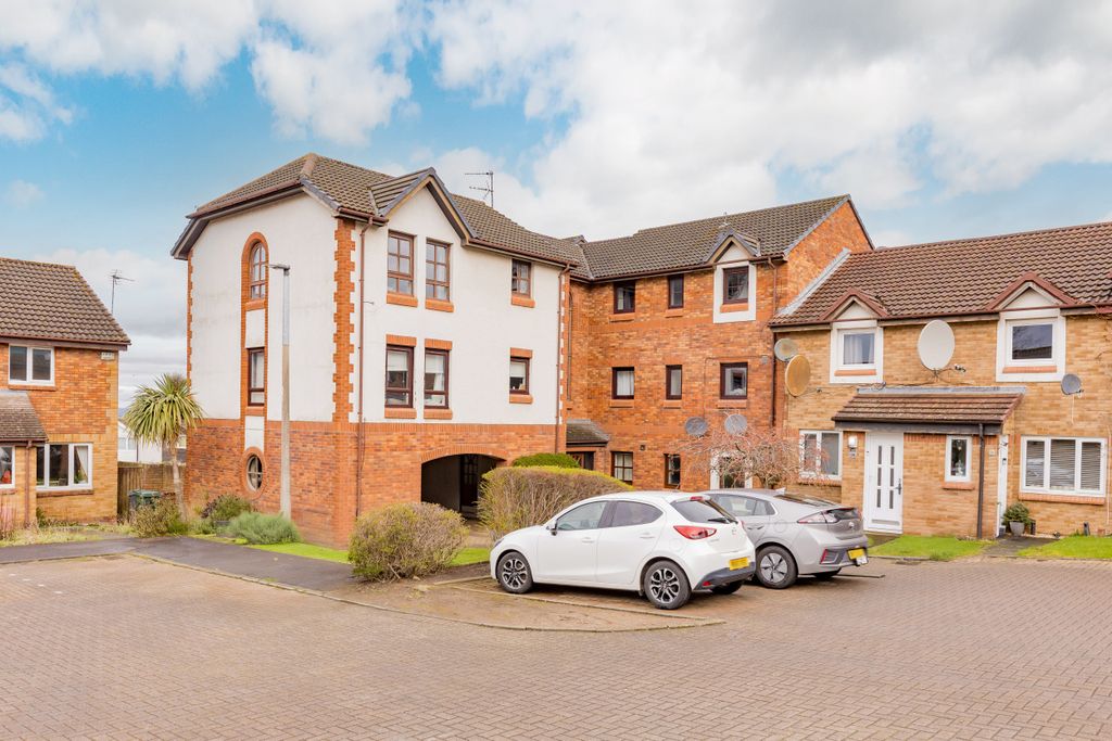 Property photo 1 of 9 Primary Property Image