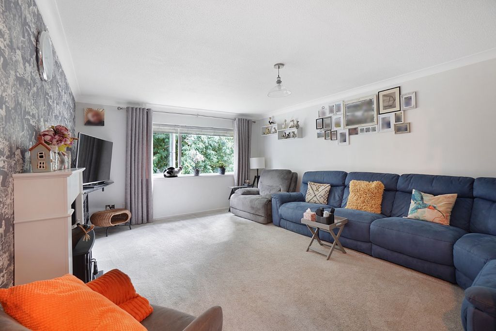Property photo 2 of 12 4321644