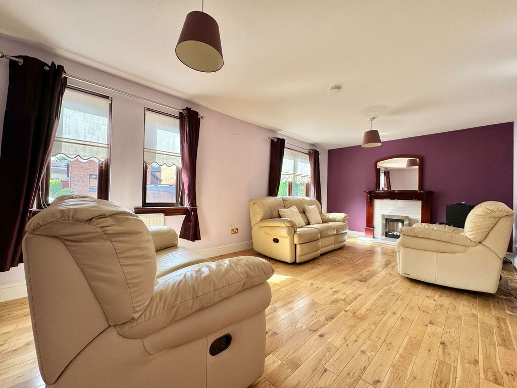 Property photo 3 of 36