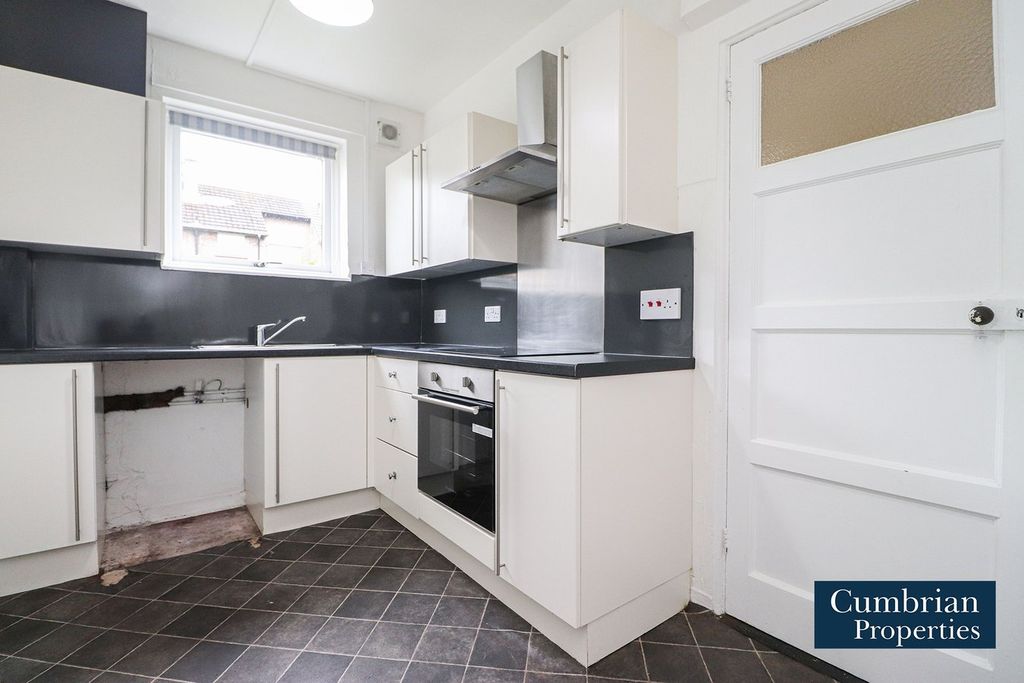 Property photo 2 of 13 Kitchen