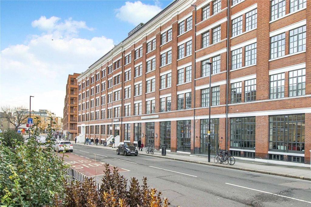 Property photo 1 of 19 Front Exterior