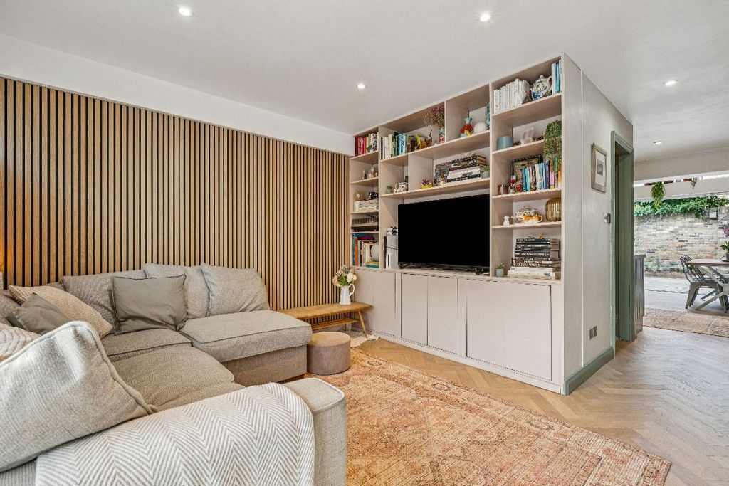 Property photo 3 of 15