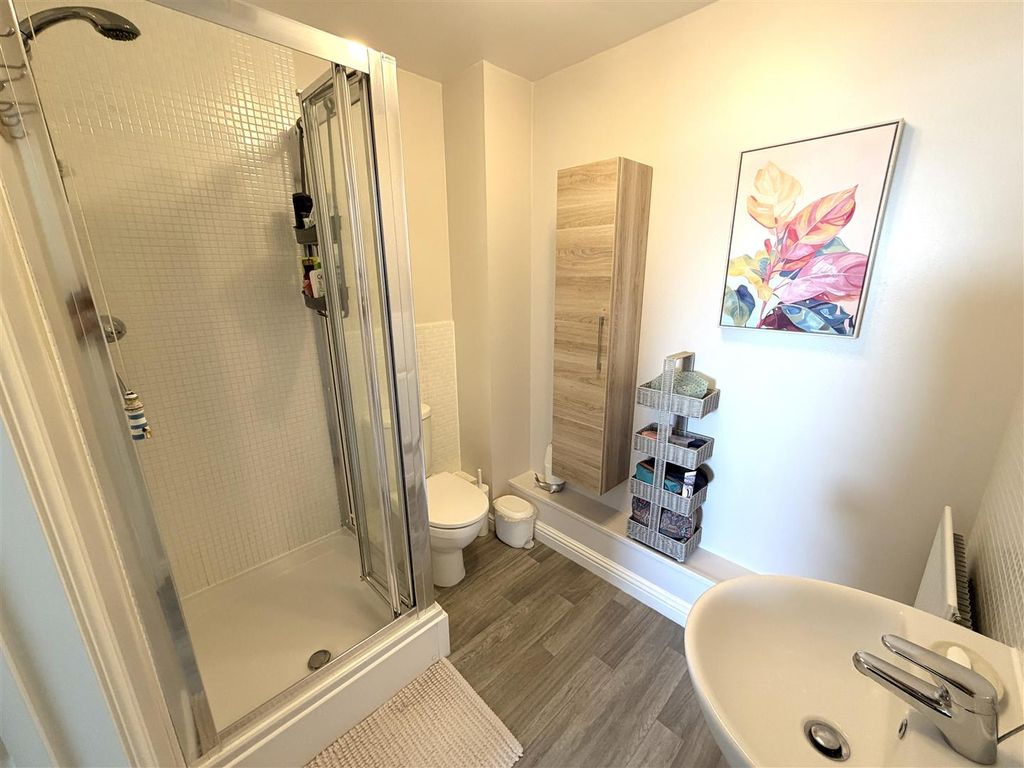Property photo 3 of 13 En-Suite.Jpg