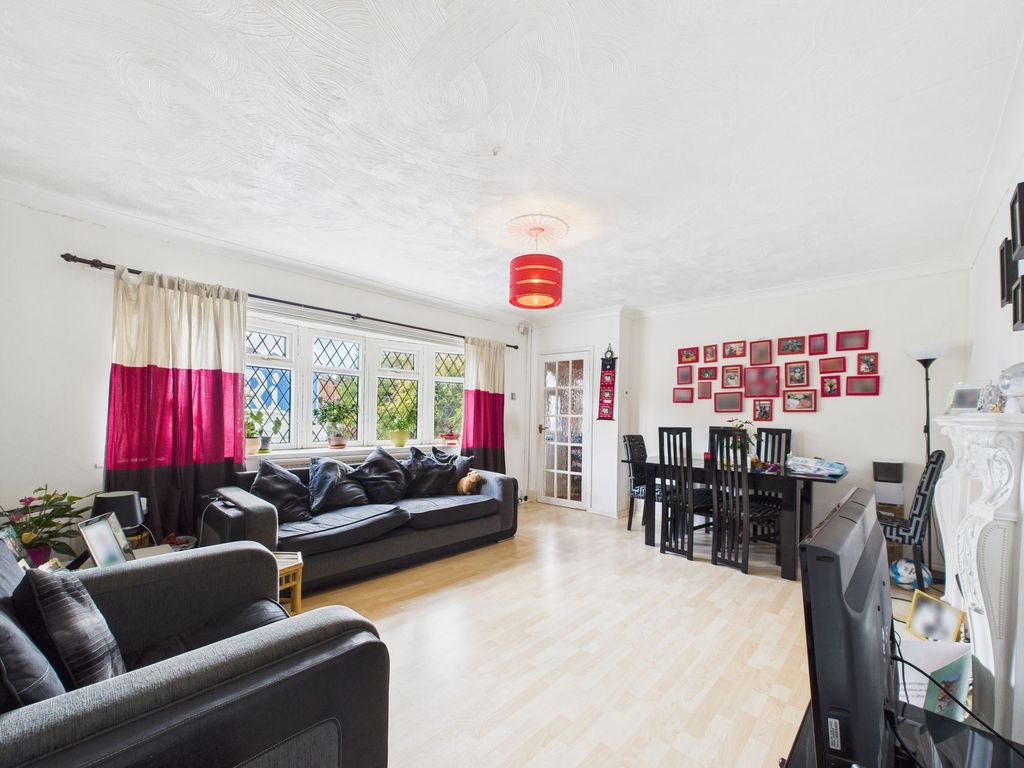 Property photo 2 of 24