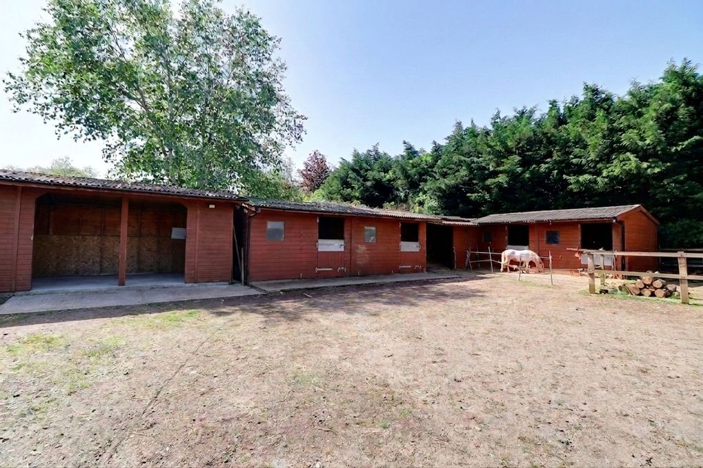 Property photo 3 of 31