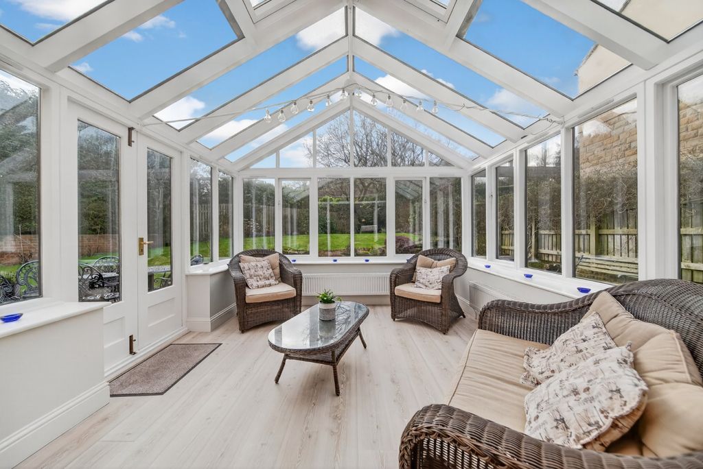 Property photo 2 of 28 Picture No. 16