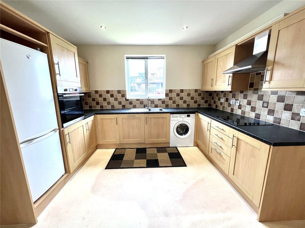 Property photo 3 of 16 Picture No. 15