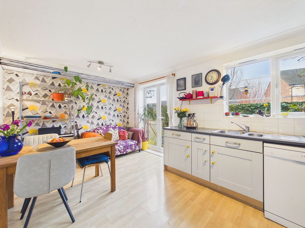 Property photo 2 of 12 Dining Kitchen