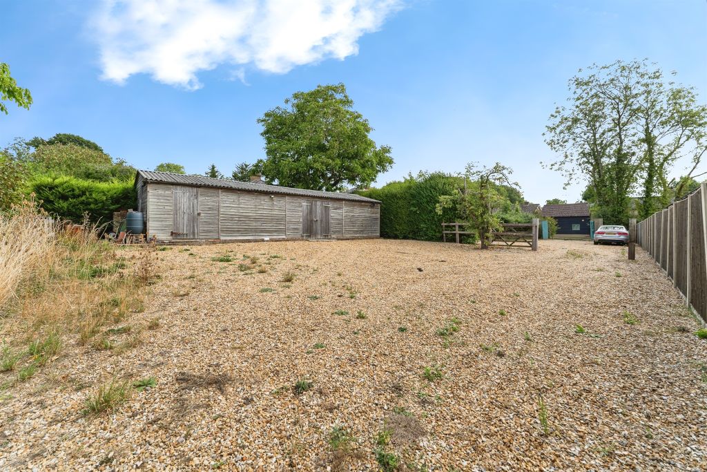 Property photo 3 of 26