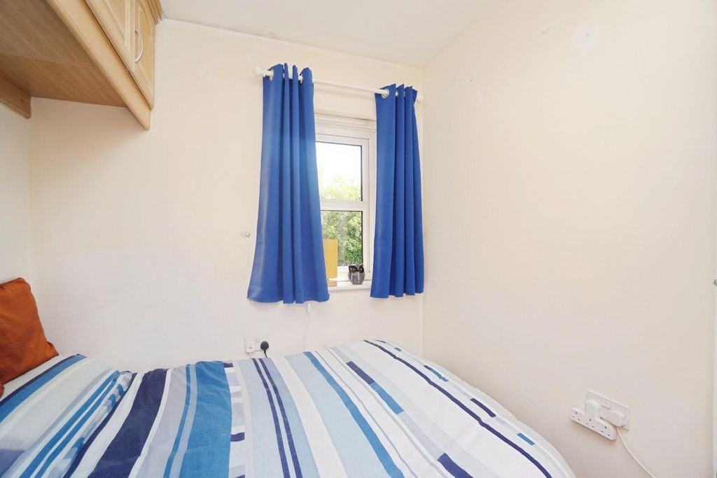 Property photo 3 of 28 Bedroom 2