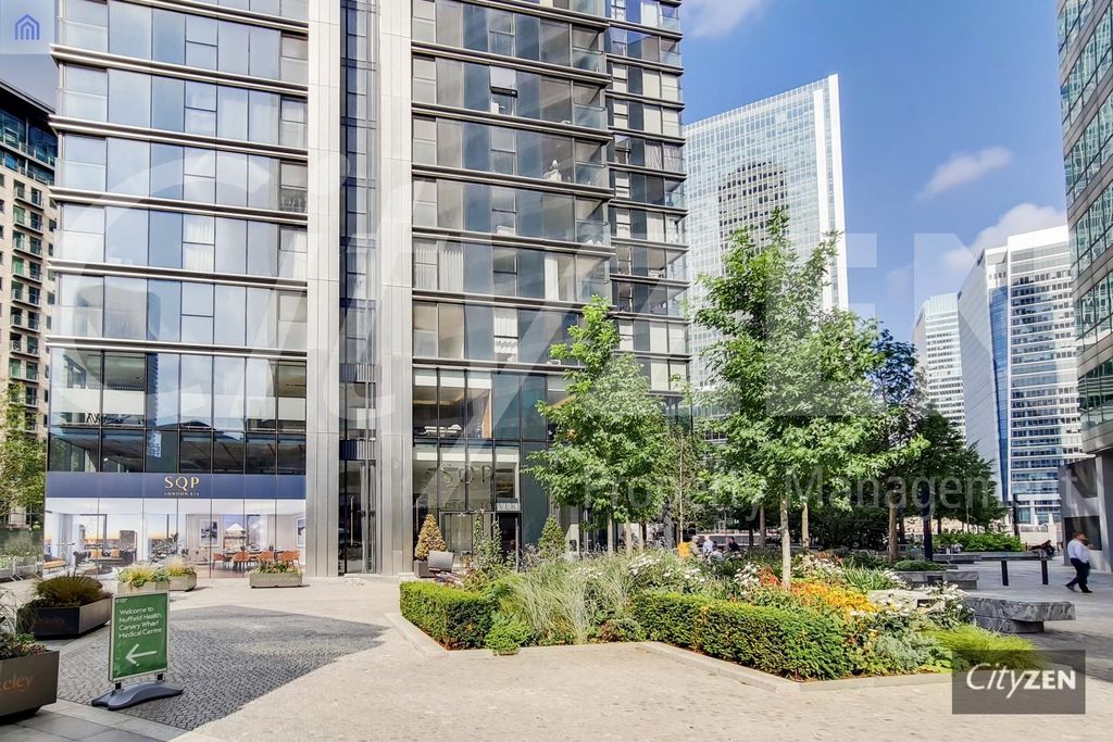 Property photo 3 of 21 Hampton Tower