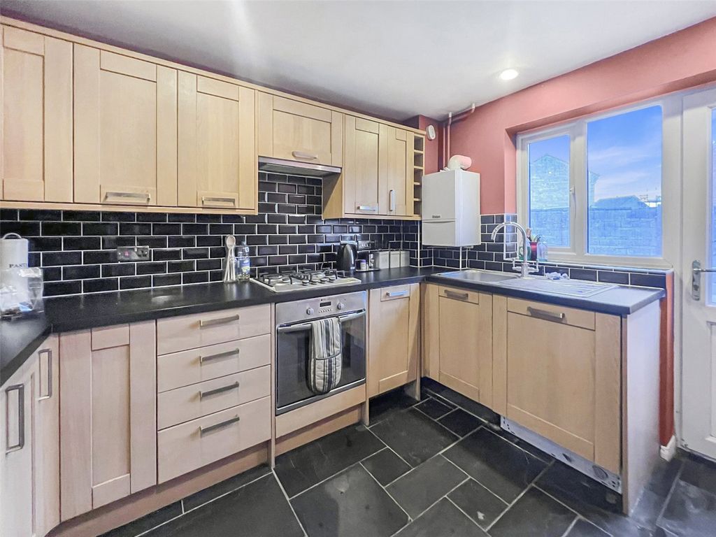 Property photo 2 of 11 Picture No. 03