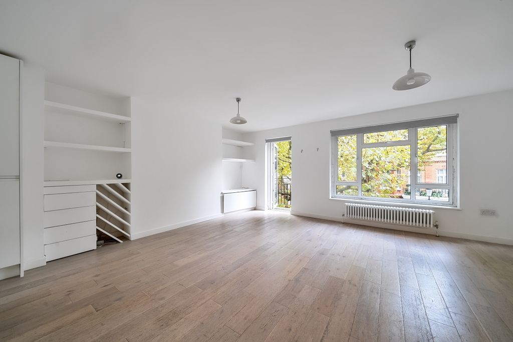 Property photo 2 of 20 Living Room