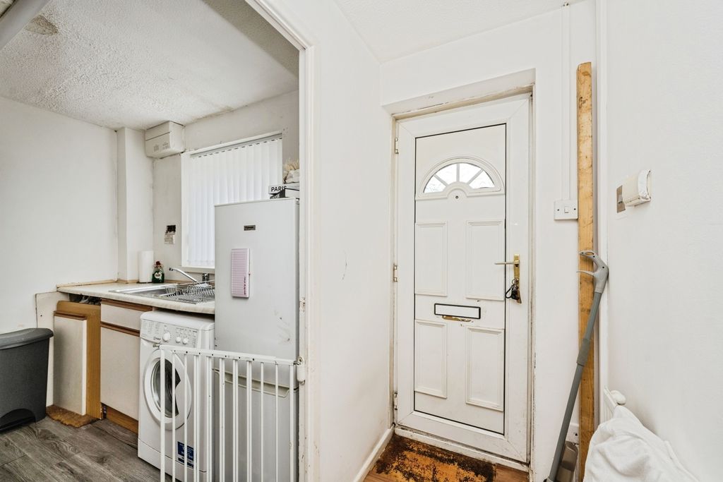 Property photo 2 of 17 Photo