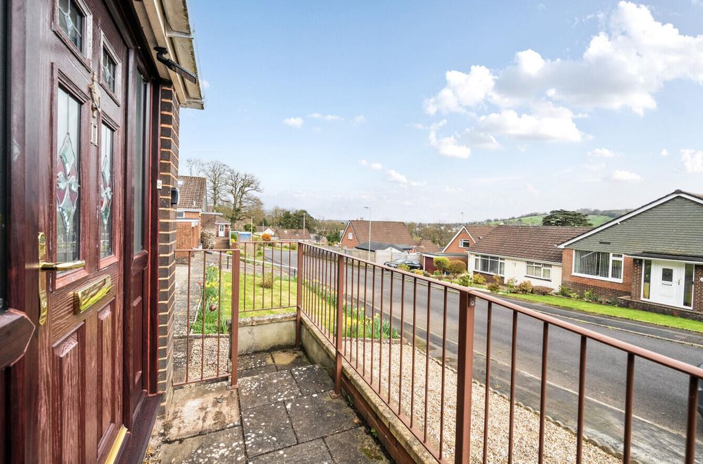 Property photo 3 of 21 Front (Exterior)