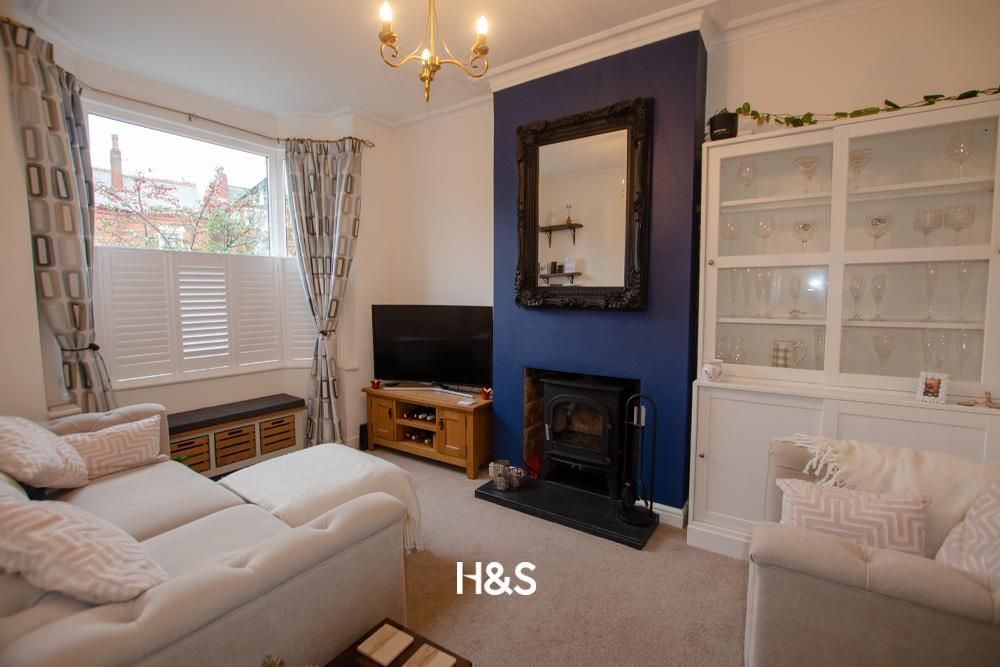 Property photo 3 of 15 212 Alcester Road - Rec1.Jpg