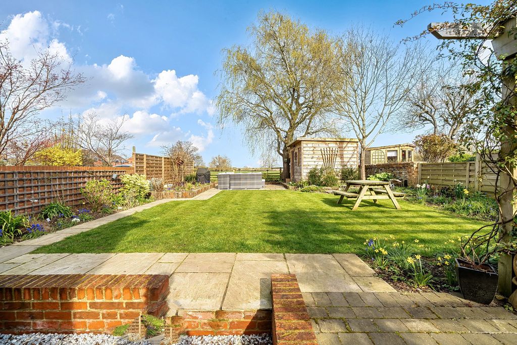 Property photo 3 of 28