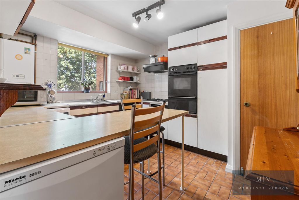 Property photo 3 of 15 Campion Close 13 MV-7.Jpg