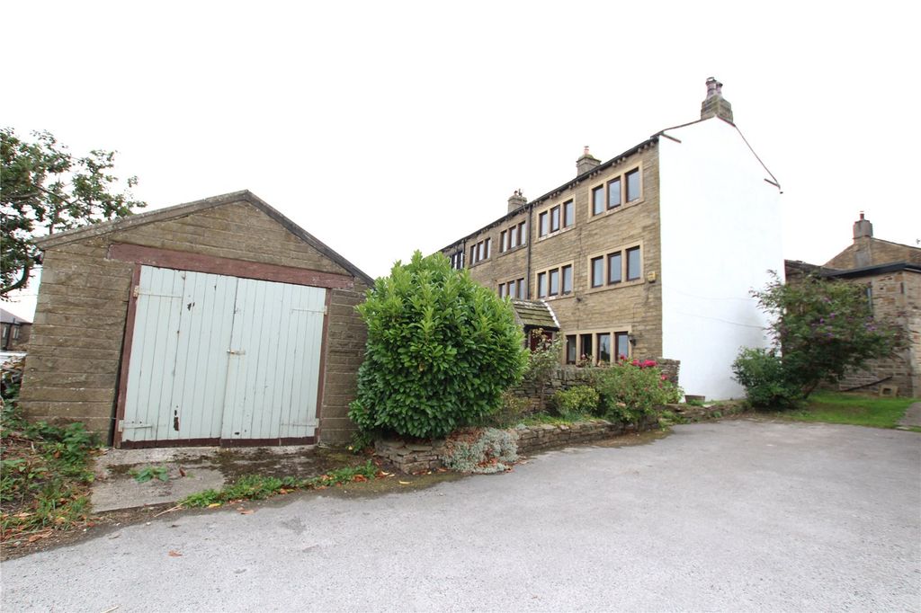 Property photo 2 of 17 External