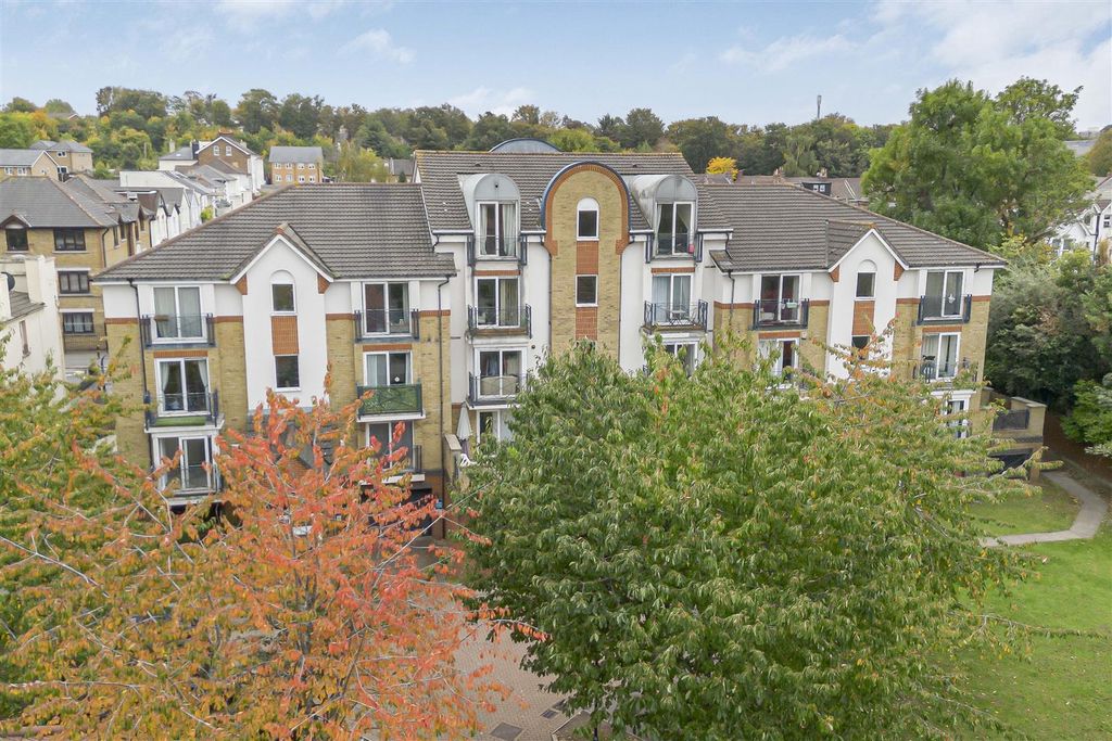 Property photo 1 of 12 18_65173.Jpg