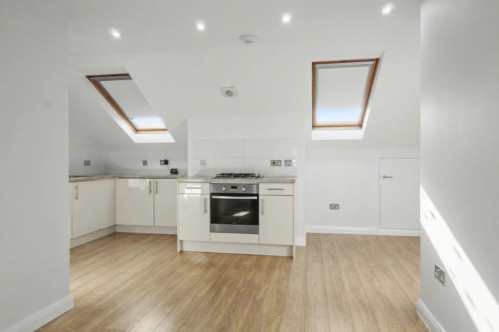 Property photo 2 of 13 2.Kitchen.Jpg