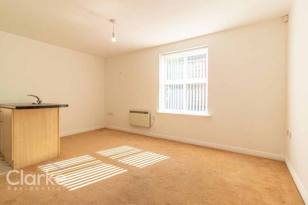 Property photo 2 of 9