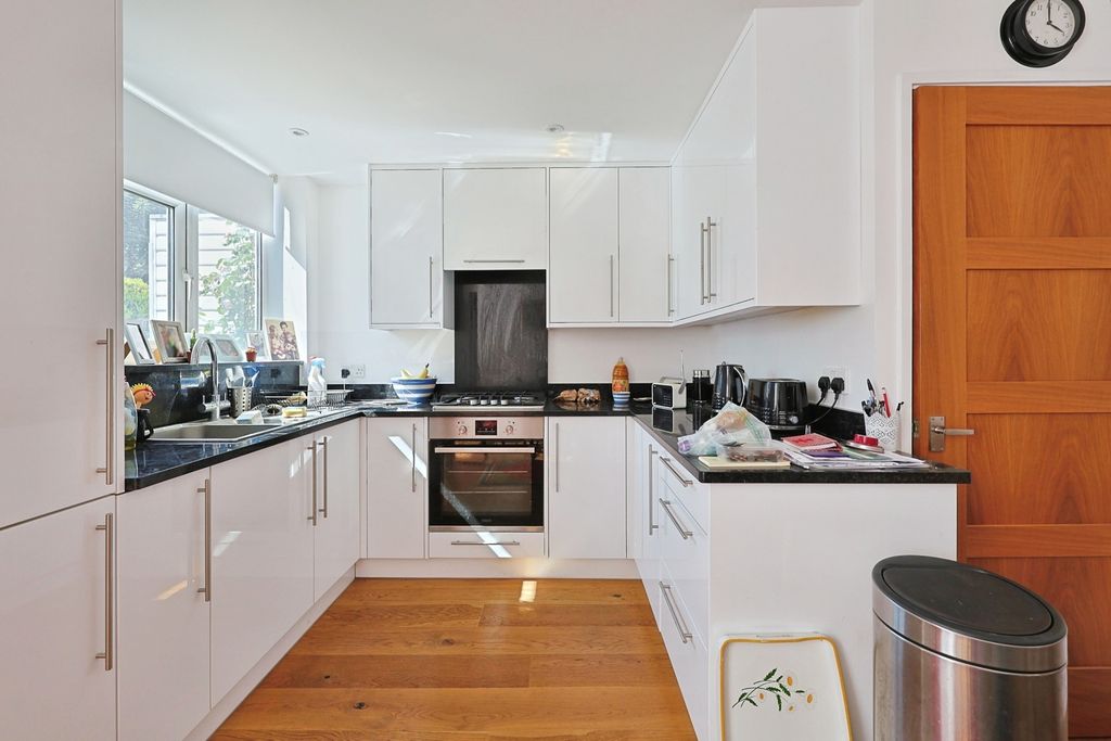 Property photo 2 of 16 Pbox-Img.Jpg
