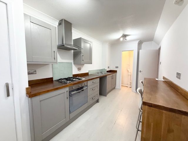 Property photo 2 of 8 Hilldore 3