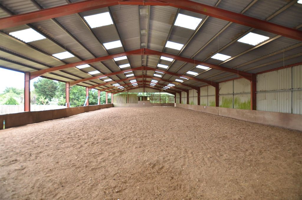 Property photo 3 of 37 Arena
