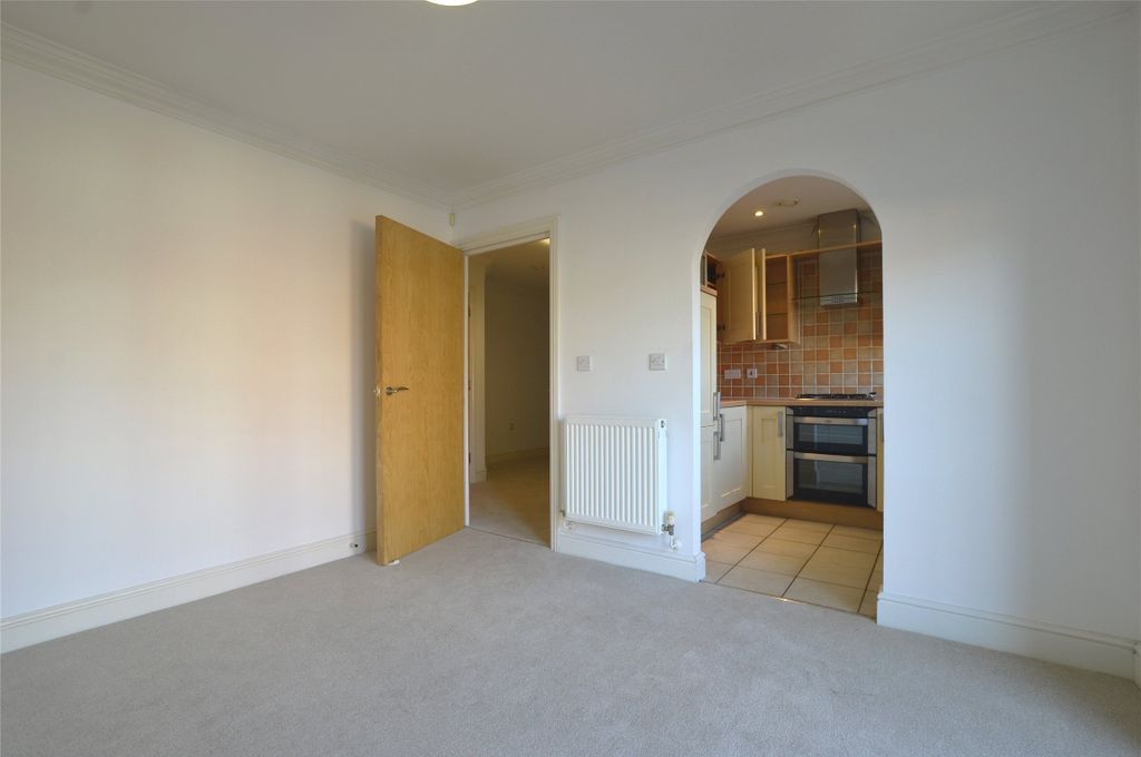 Property photo 2 of 12 Living Room/ Kitchen