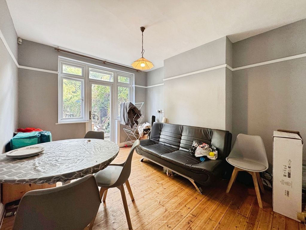 Property photo 3 of 17 Dining Area