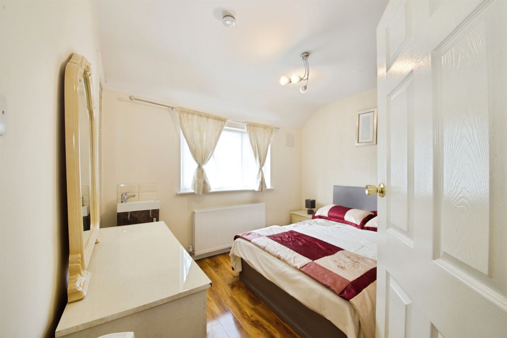 Property photo 2 of 41