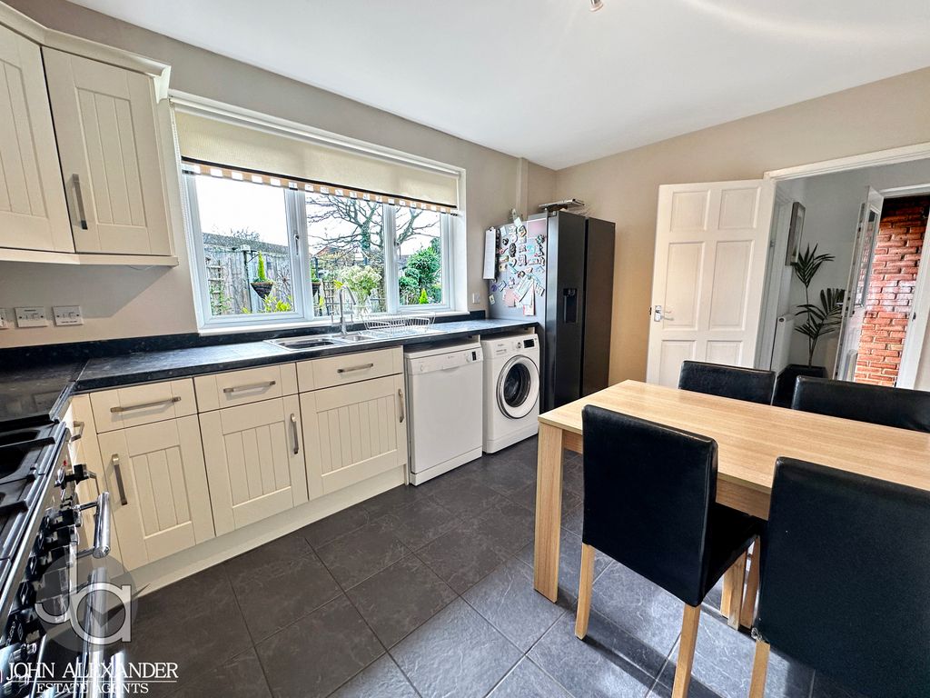 Property photo 3 of 21 20260313_130736831_0.5