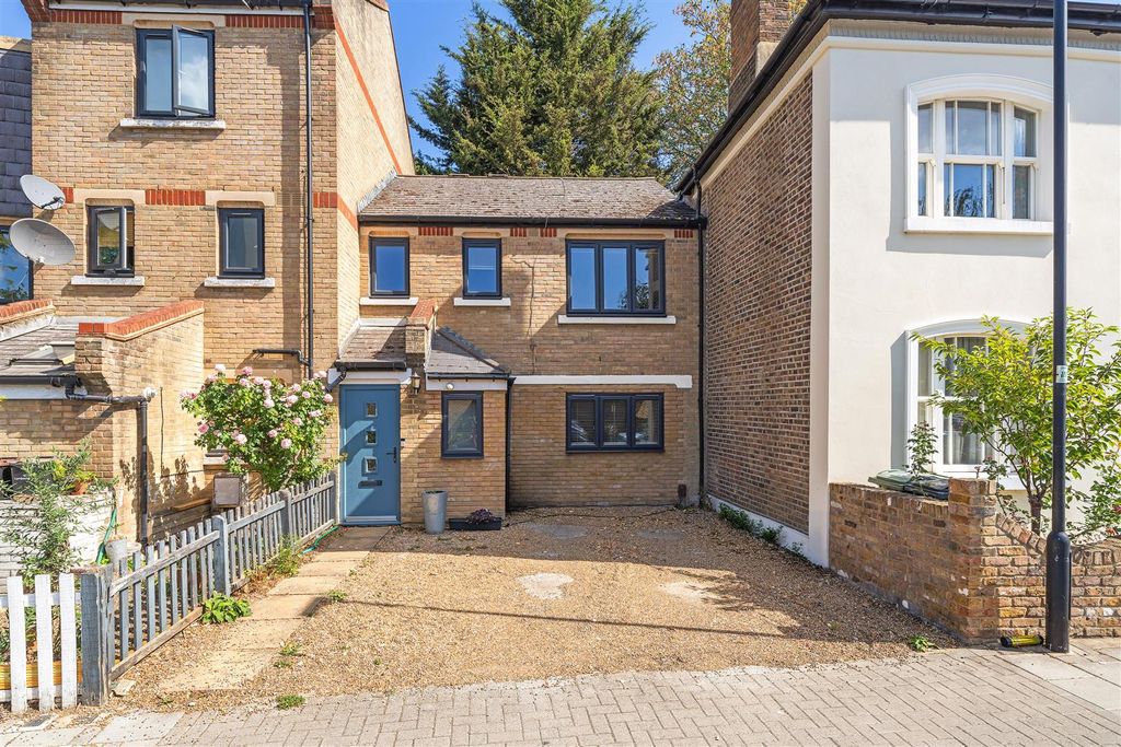 Property photo 1 of 12