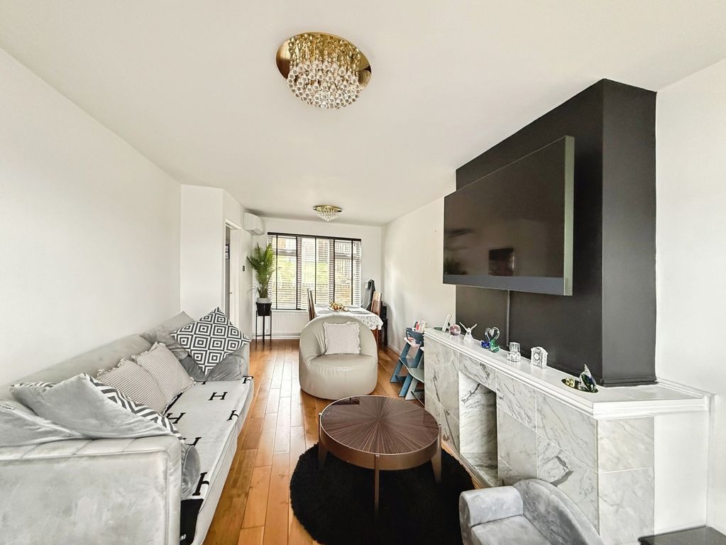Property photo 3 of 18 Pbox-Img.Jpg