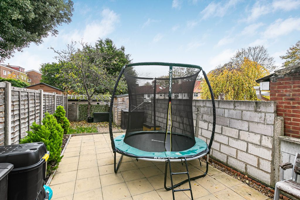 Property photo 3 of 24