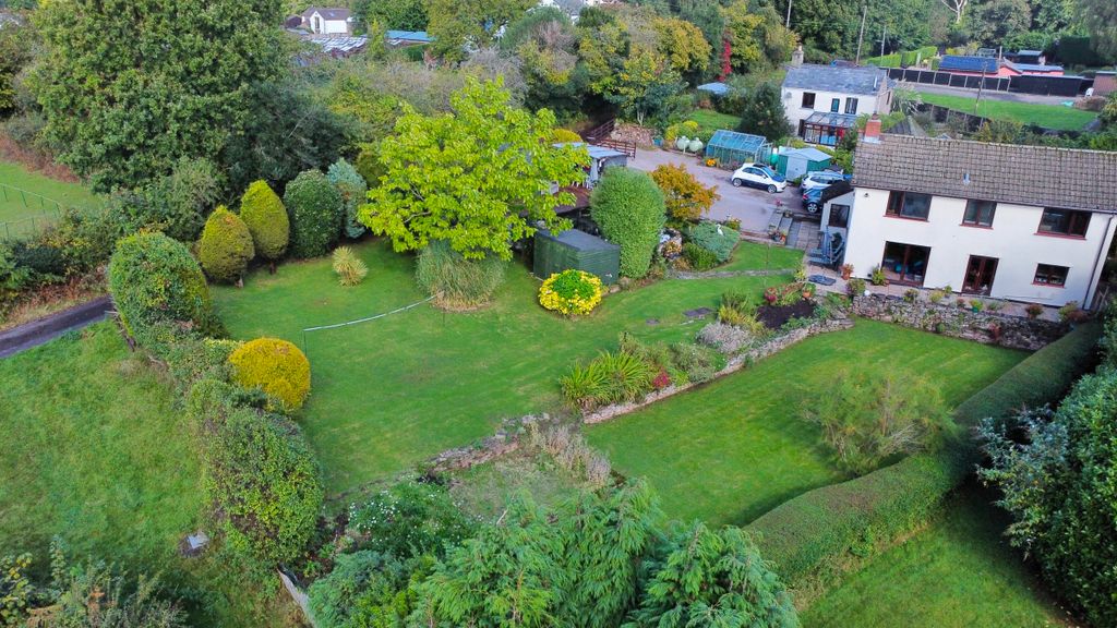 Property photo 3 of 27