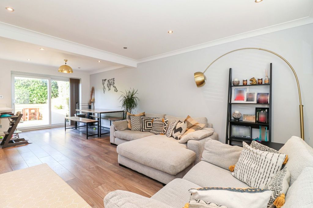 Property photo 2 of 19 Picture No. 10