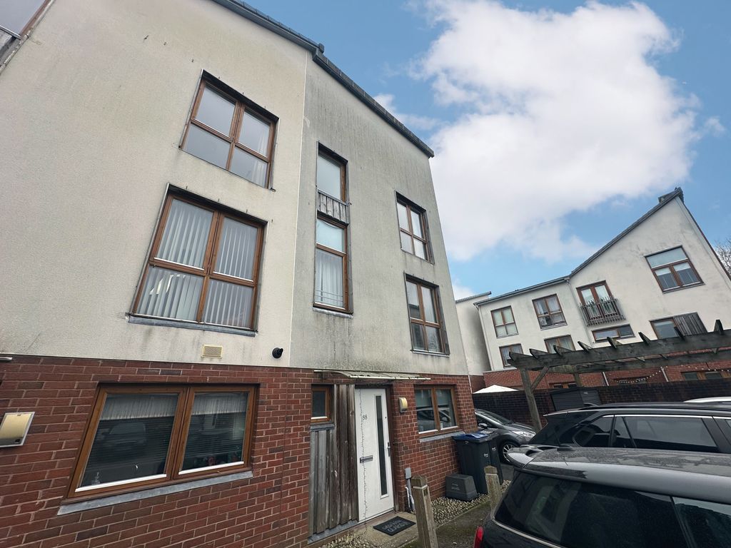 Property photo 1 of 11 Front