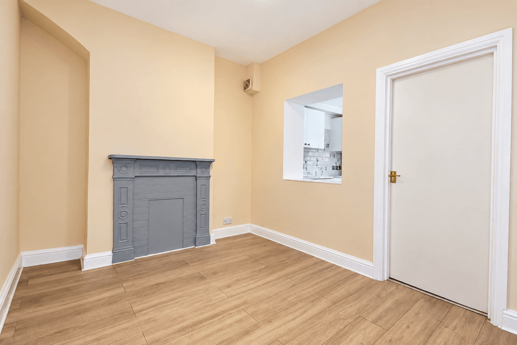 Property photo 3 of 13 Gallery