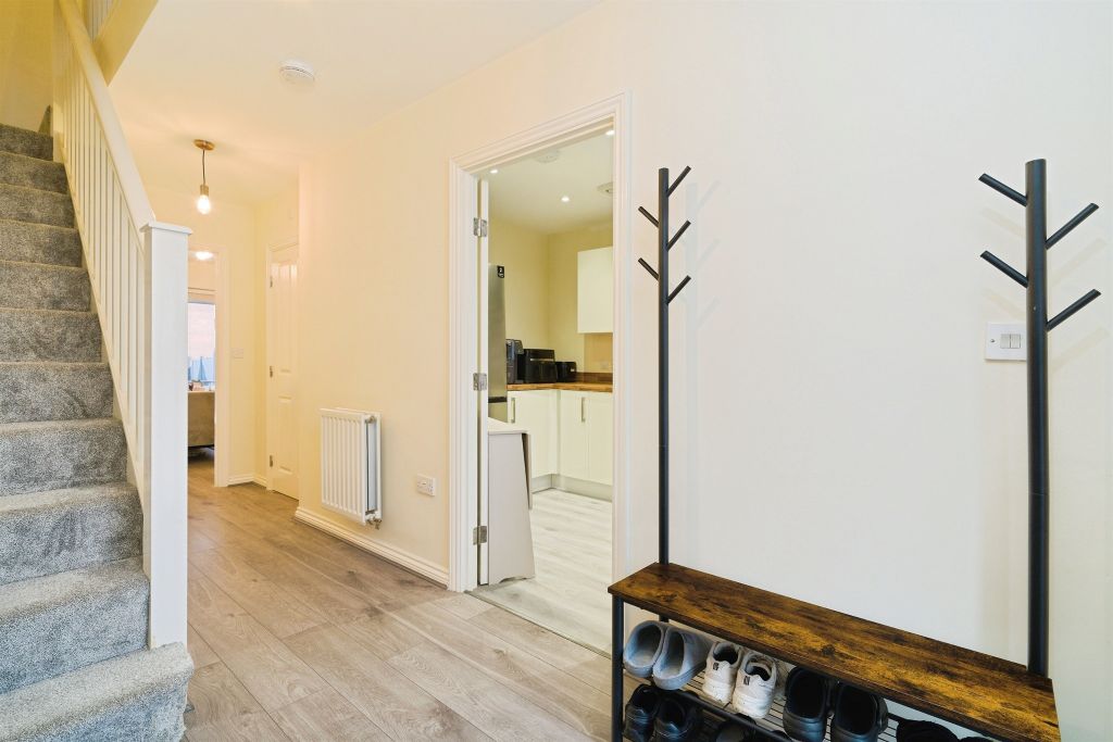 Property photo 2 of 21