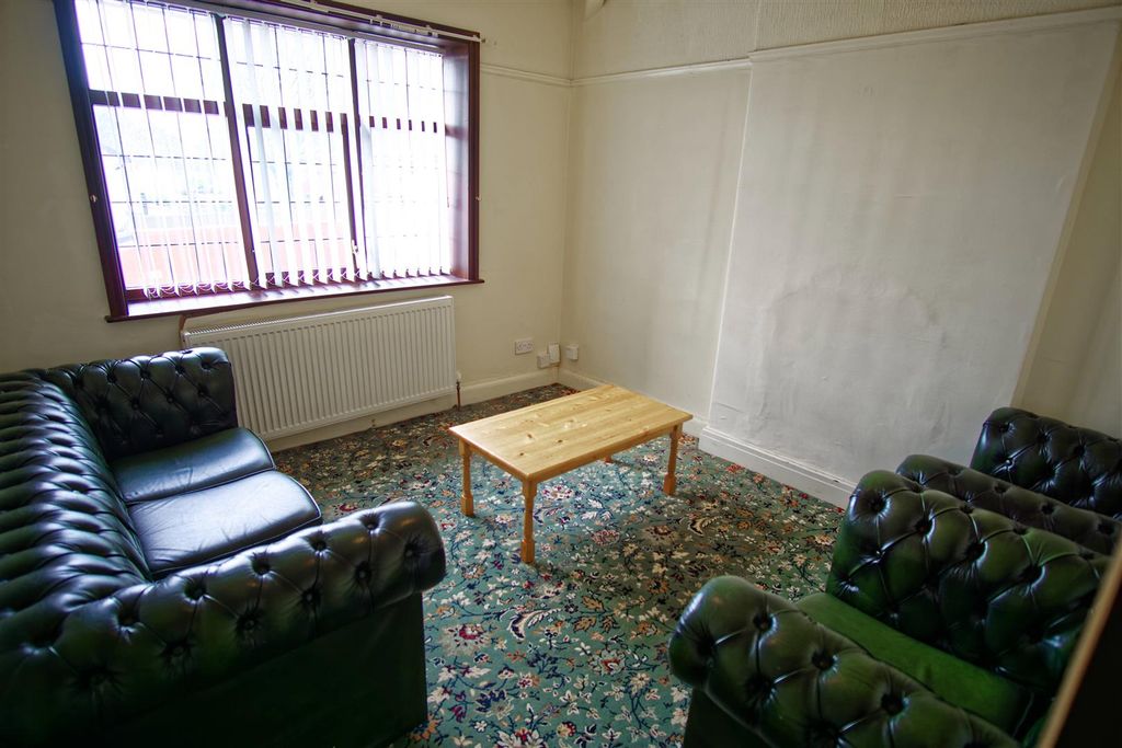 Property photo 2 of 6 Reception