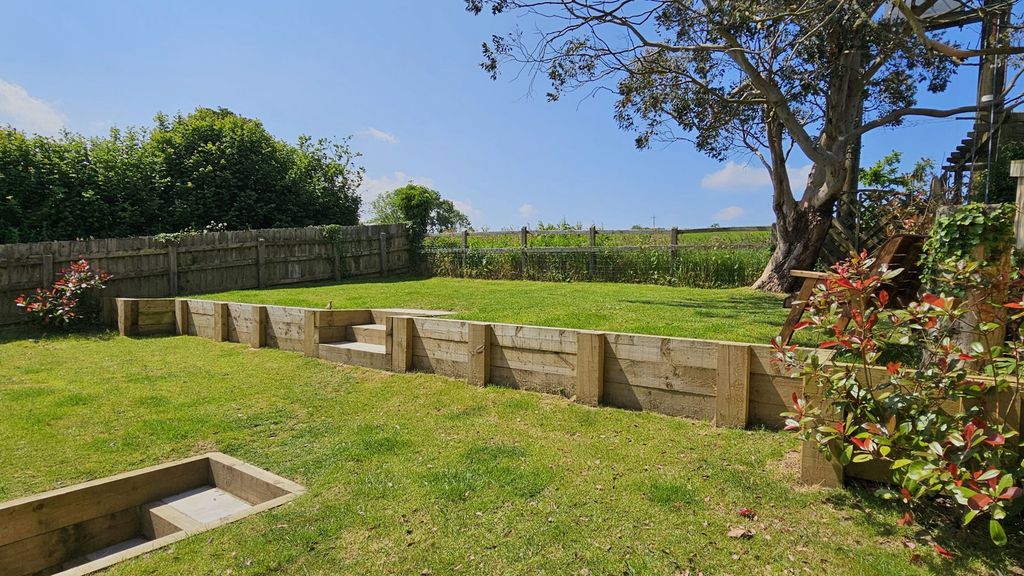 Property photo 3 of 21