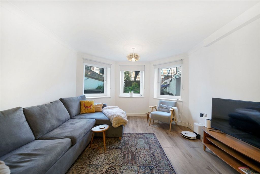 Property photo 2 of 15 Picture No. 10