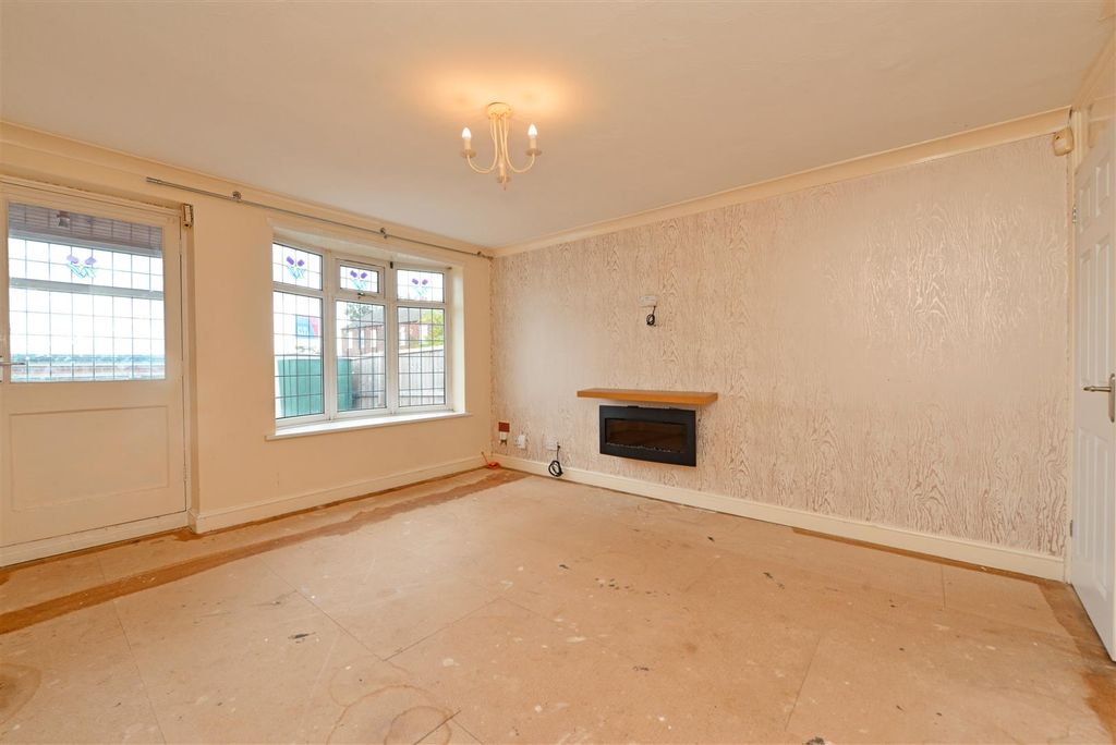 Property photo 2 of 21 Living Room: