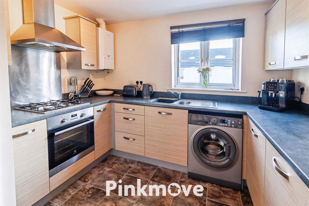 Property photo 3 of 13