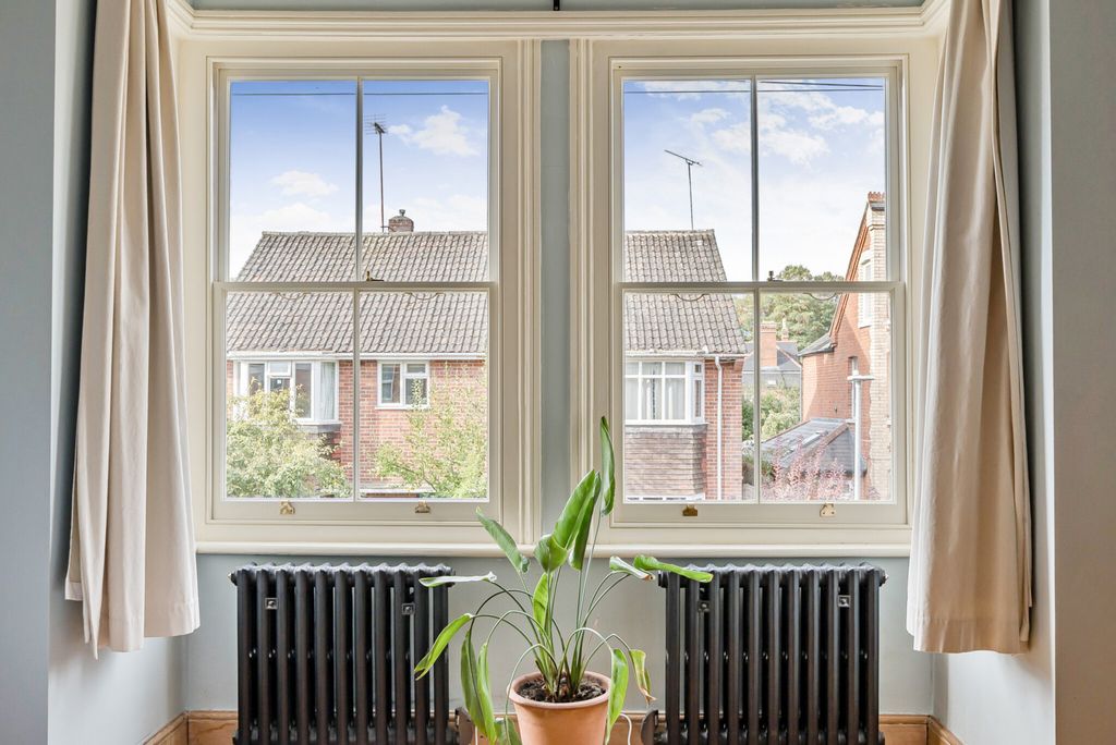 Property photo 3 of 27 1358700-2-68d26A5...