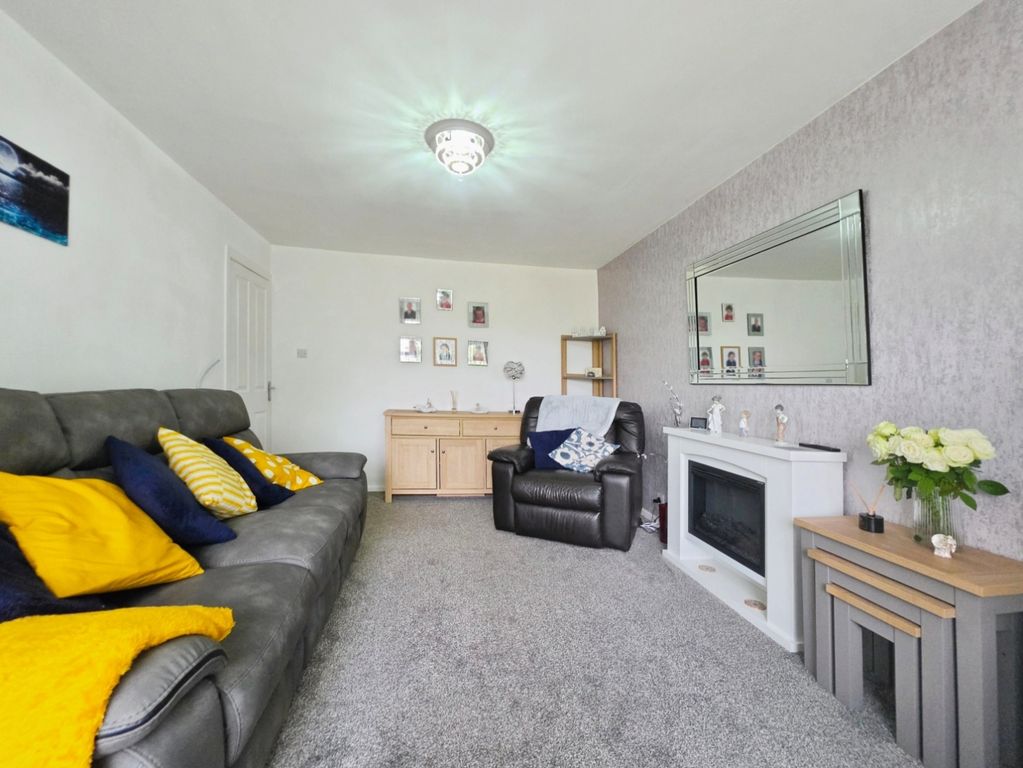 Property photo 3 of 15 Pbox-Img.Jpg